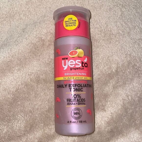 ✨Yes to Grapefruit Brightening Daily Exfoliating Tonic, NIP - Picture 1 of 2